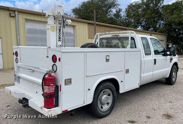 image for item NX9853 2009 Ford F250 Super Duty XL  SuperCab utility bed pickup truck