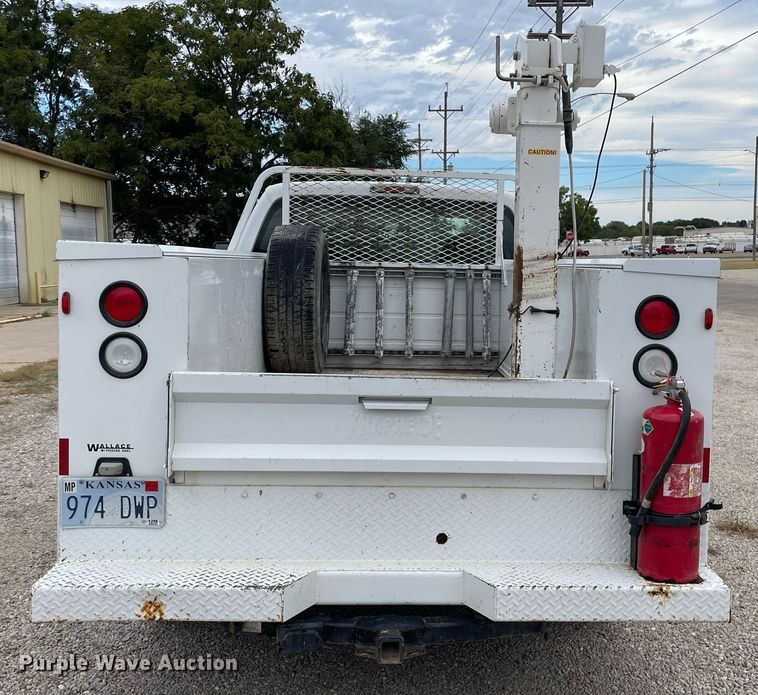 image for item NX9853 2009 Ford F250 Super Duty XL  SuperCab utility bed pickup truck