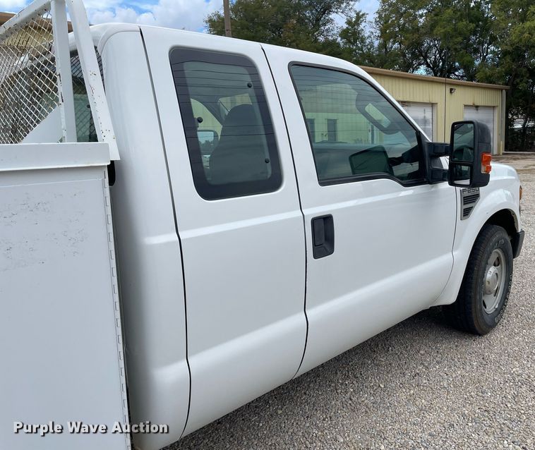 image for item NX9853 2009 Ford F250 Super Duty XL  SuperCab utility bed pickup truck