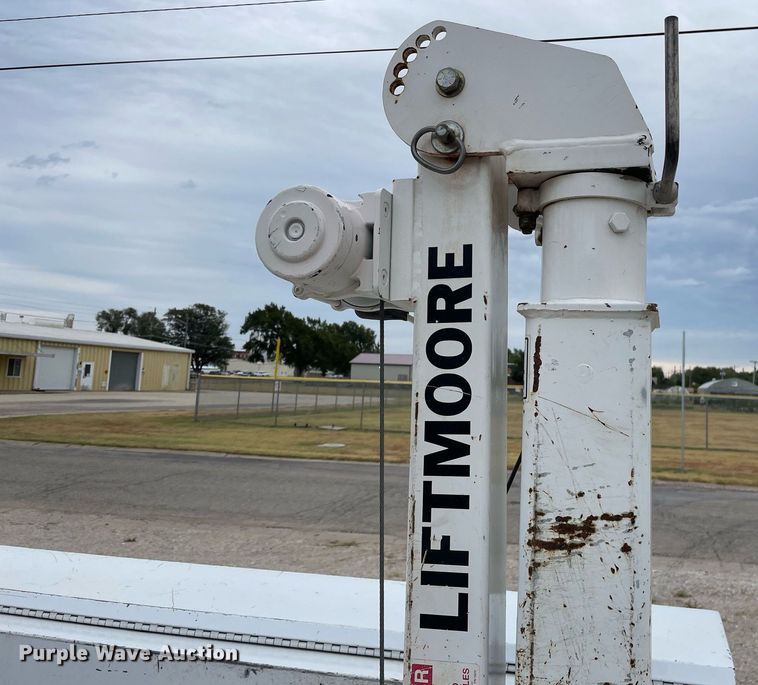 image for item NX9853 2009 Ford F250 Super Duty XL  SuperCab utility bed pickup truck