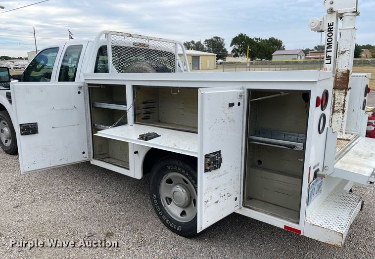 image for item NX9853 2009 Ford F250 Super Duty XL  SuperCab utility bed pickup truck