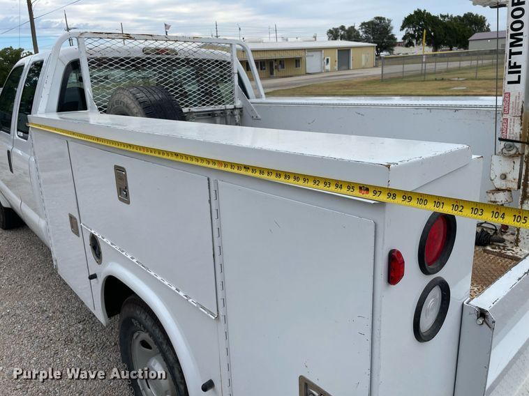 image for item NX9853 2009 Ford F250 Super Duty XL  SuperCab utility bed pickup truck