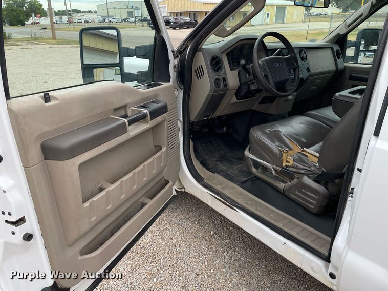 image for item NX9853 2009 Ford F250 Super Duty XL  SuperCab utility bed pickup truck