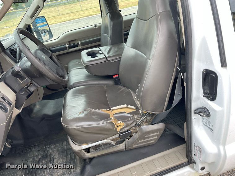 image for item NX9853 2009 Ford F250 Super Duty XL  SuperCab utility bed pickup truck