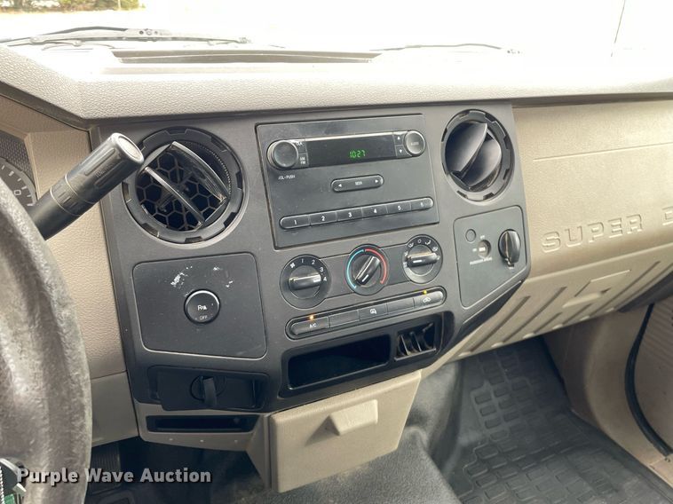 image for item NX9853 2009 Ford F250 Super Duty XL  SuperCab utility bed pickup truck