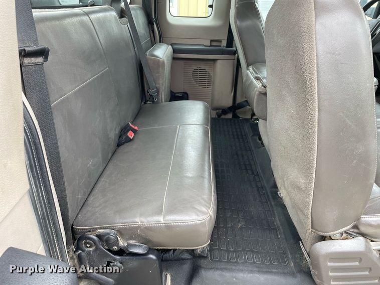 image for item NX9853 2009 Ford F250 Super Duty XL  SuperCab utility bed pickup truck