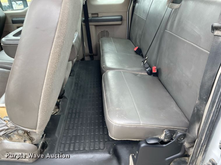 image for item NX9853 2009 Ford F250 Super Duty XL  SuperCab utility bed pickup truck