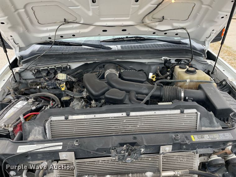 image for item NX9853 2009 Ford F250 Super Duty XL  SuperCab utility bed pickup truck