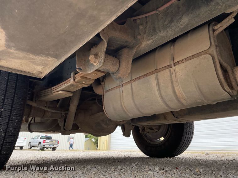 image for item NX9853 2009 Ford F250 Super Duty XL  SuperCab utility bed pickup truck