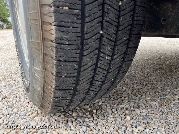 image for item NX9853 2009 Ford F250 Super Duty XL  SuperCab utility bed pickup truck