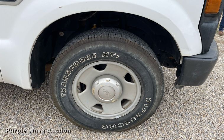 image for item NX9853 2009 Ford F250 Super Duty XL  SuperCab utility bed pickup truck