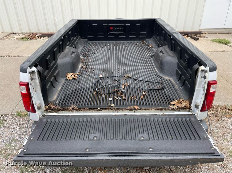 image for item NX9854 Pickup truck bed