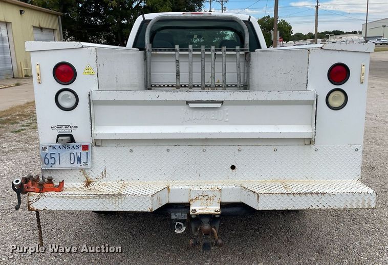 image for item NX9855 2005 GMC Sierra 2500 HD  Ext. Cab utility bed pickup truck