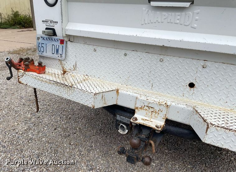 image for item NX9855 2005 GMC Sierra 2500 HD  Ext. Cab utility bed pickup truck