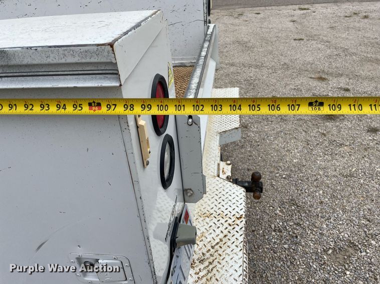 image for item NX9855 2005 GMC Sierra 2500 HD  Ext. Cab utility bed pickup truck