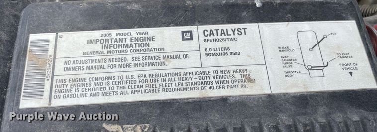 image for item NX9855 2005 GMC Sierra 2500 HD  Ext. Cab utility bed pickup truck