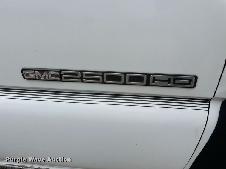 image for item NX9855 2005 GMC Sierra 2500 HD  Ext. Cab utility bed pickup truck