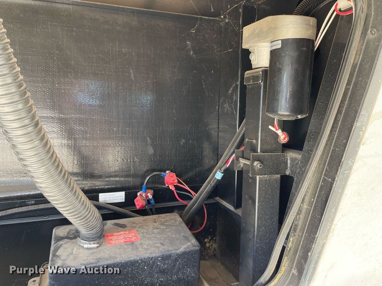 image for item NX9870 2015 Keystone Cougar  camper