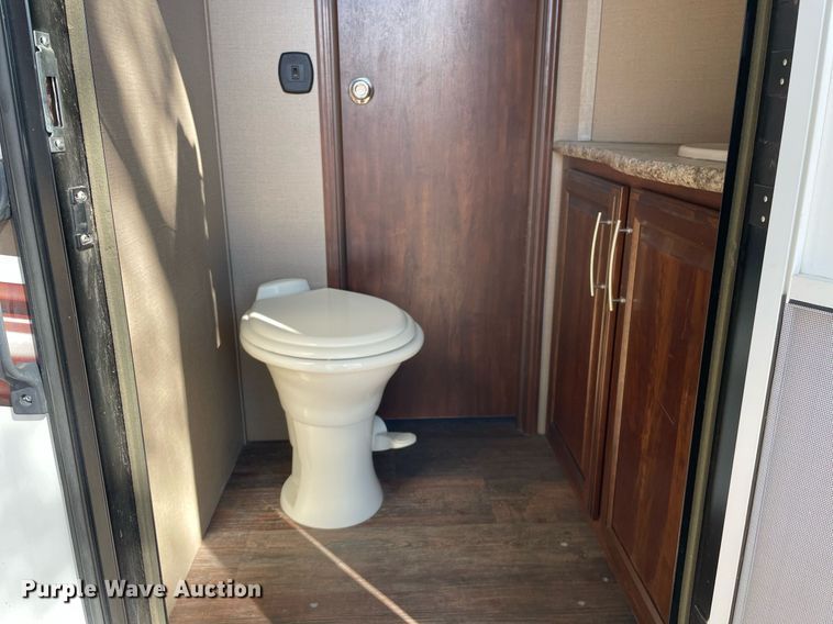 image for item NX9870 2015 Keystone Cougar  camper