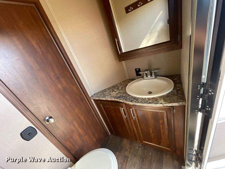 image for item NX9870 2015 Keystone Cougar  camper