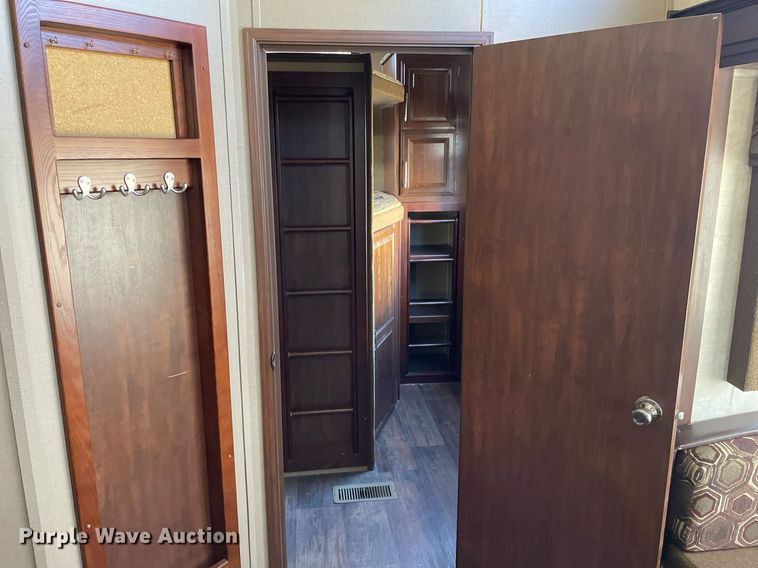 image for item NX9870 2015 Keystone Cougar  camper