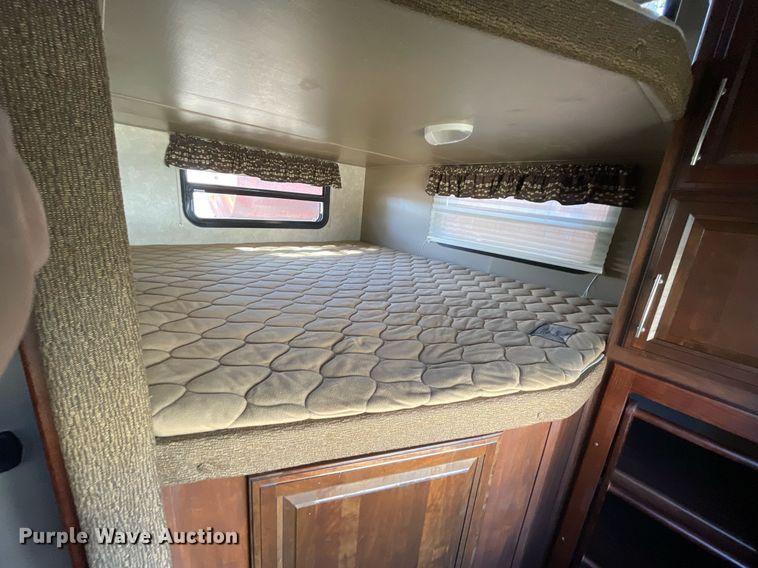 image for item NX9870 2015 Keystone Cougar  camper