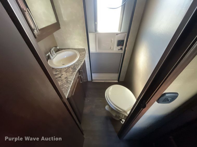 image for item NX9870 2015 Keystone Cougar  camper