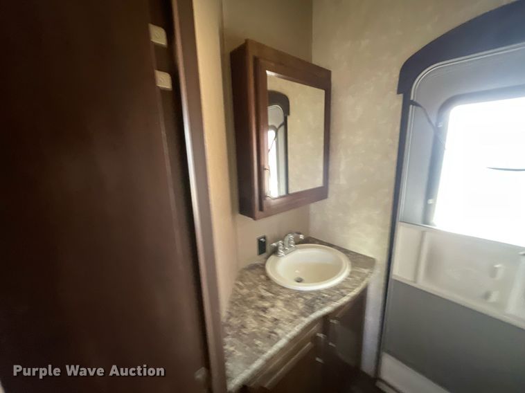 image for item NX9870 2015 Keystone Cougar  camper