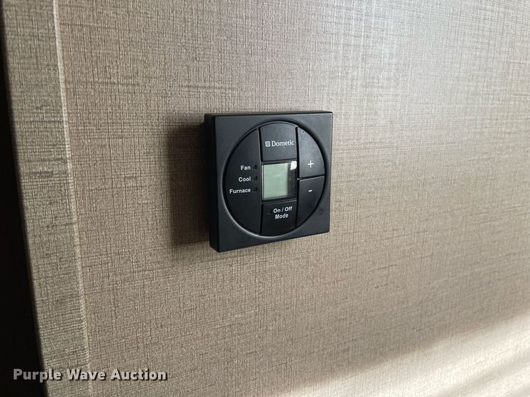 image for item NX9870 2015 Keystone Cougar  camper