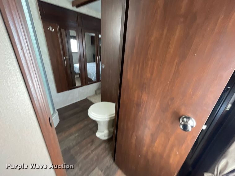 image for item NX9870 2015 Keystone Cougar  camper