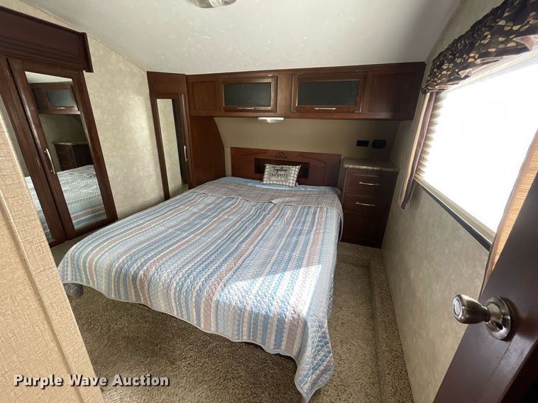 image for item NX9870 2015 Keystone Cougar  camper