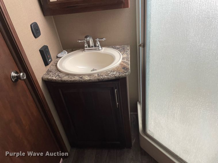 image for item NX9870 2015 Keystone Cougar  camper