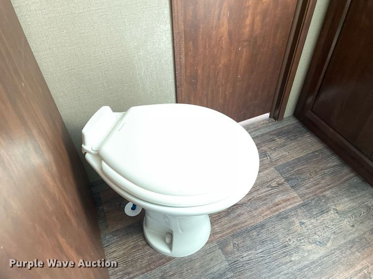 image for item NX9870 2015 Keystone Cougar  camper