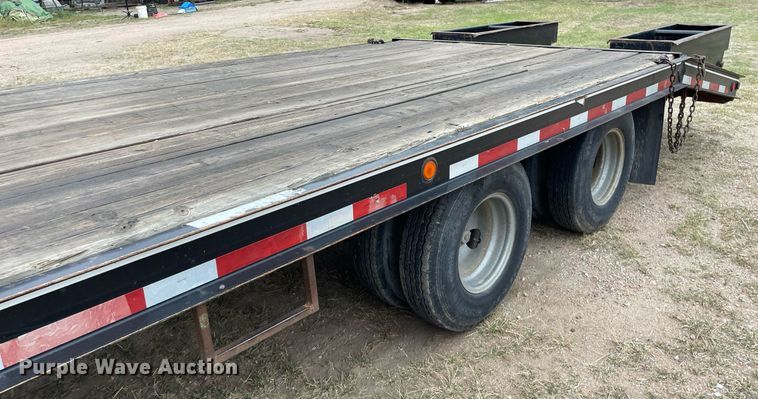 image for item NX9895 2004 Felling FT-20E  equipment trailer