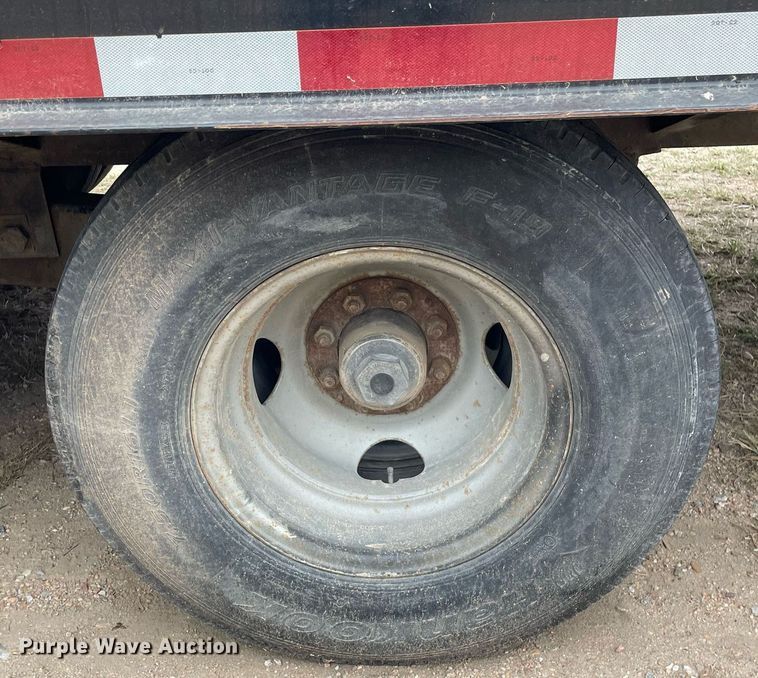 image for item NX9895 2004 Felling FT-20E  equipment trailer