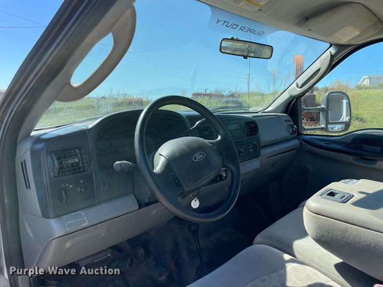 image for item NY9987 2007 Ford F550 Super Duty XL  flatbed truck