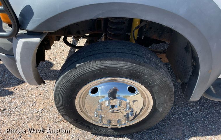 image for item NY9987 2007 Ford F550 Super Duty XL  flatbed truck