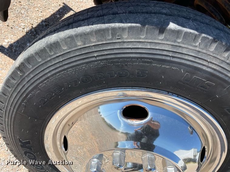 image for item NY9987 2007 Ford F550 Super Duty XL  flatbed truck