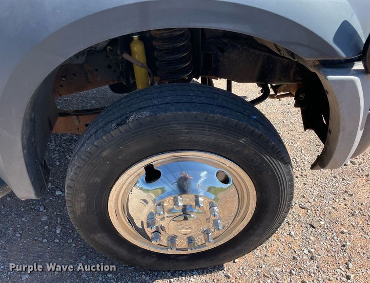 image for item NY9987 2007 Ford F550 Super Duty XL  flatbed truck