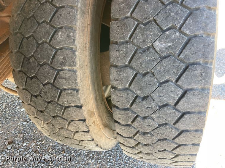 image for item NY9987 2007 Ford F550 Super Duty XL  flatbed truck