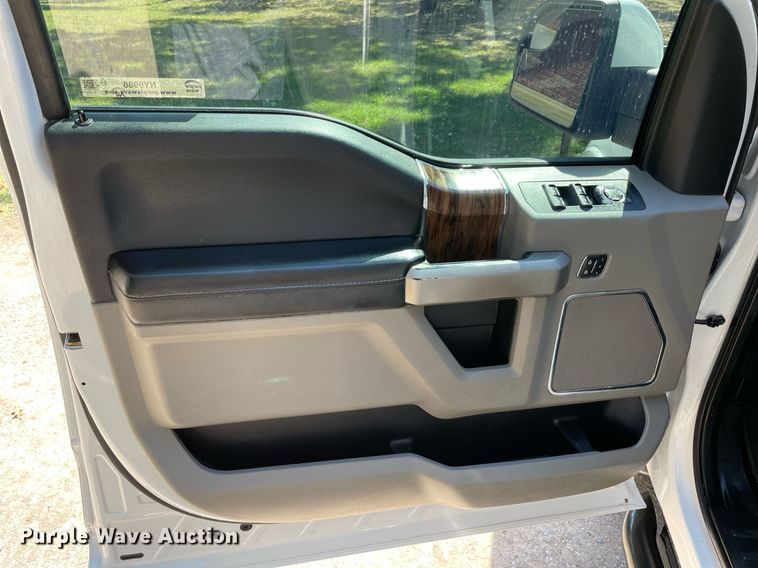 image for item NY9988 2018 Ford F150 Lariat SuperCrew pickup truck