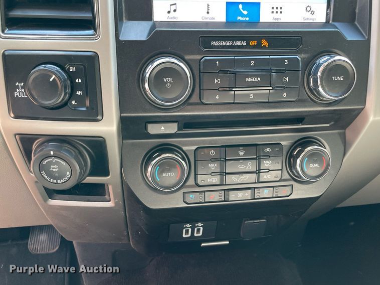 image for item NY9988 2018 Ford F150 Lariat SuperCrew pickup truck