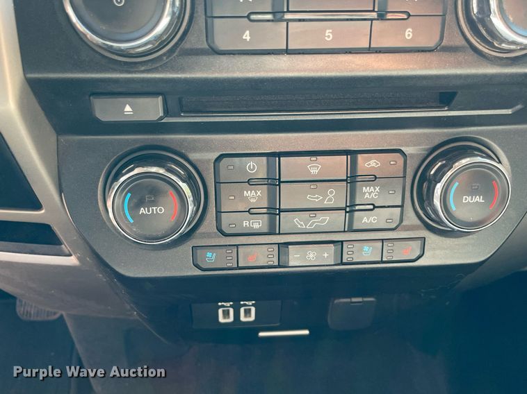 image for item NY9988 2018 Ford F150 Lariat SuperCrew pickup truck