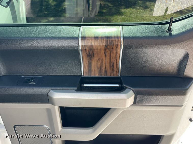 image for item NY9988 2018 Ford F150 Lariat SuperCrew pickup truck