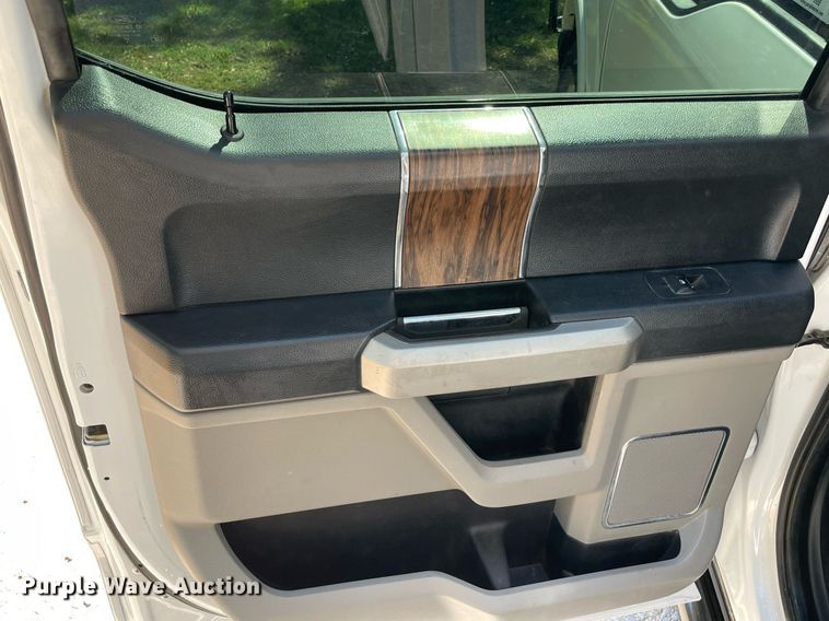 image for item NY9988 2018 Ford F150 Lariat SuperCrew pickup truck