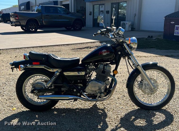 image for item OA9001 2002 Honda Rebel  motorcycle