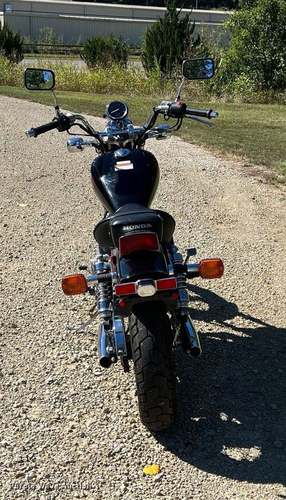 image for item OA9001 2002 Honda Rebel  motorcycle