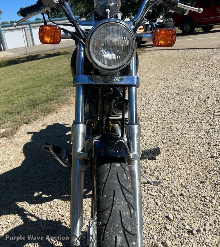 image for item OA9001 2002 Honda Rebel  motorcycle