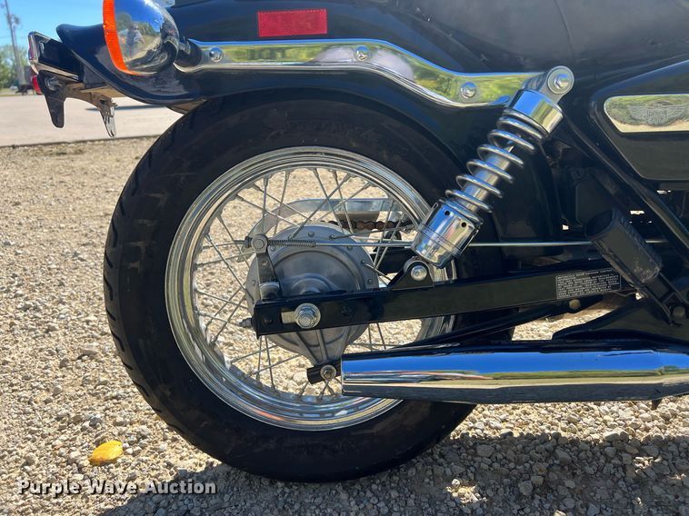 image for item OA9001 2002 Honda Rebel  motorcycle