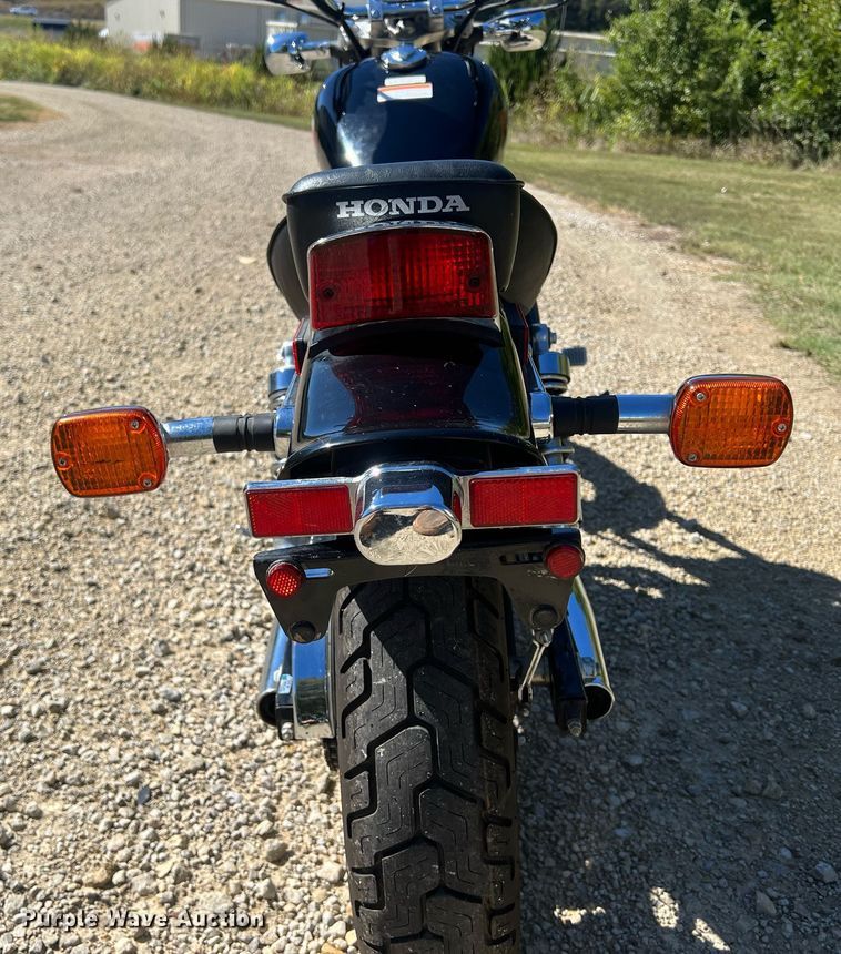 image for item OA9001 2002 Honda Rebel  motorcycle